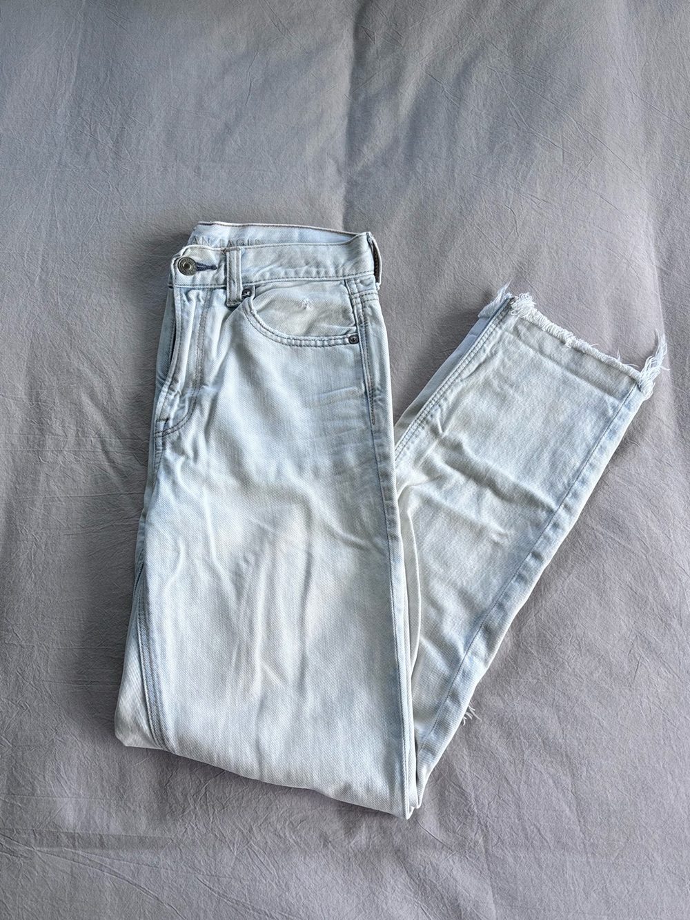 American Eagle Light Wash Mom Jeans